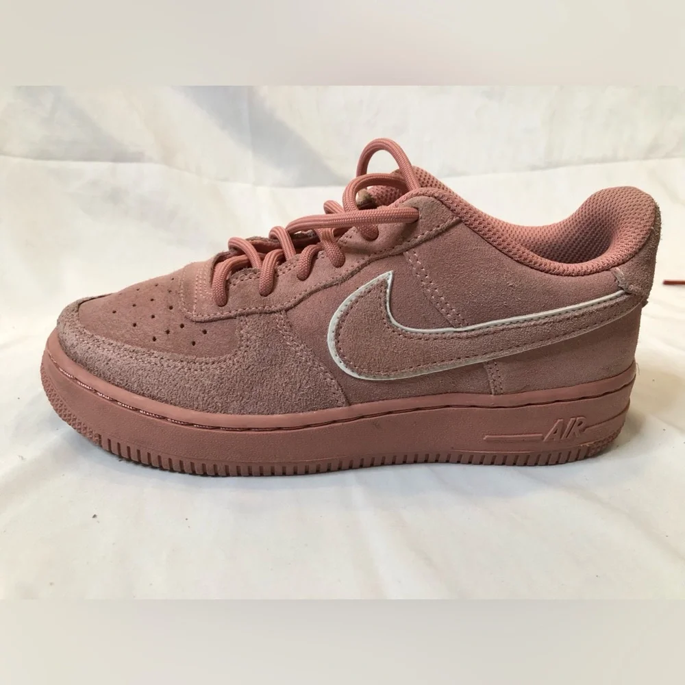 Boys Nike Air Force 1–Size 4Y—Pink Suede